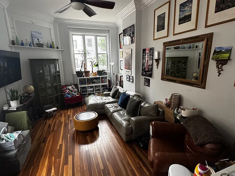 426 Tasker St — Photo 8