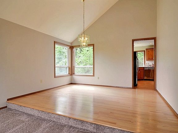 5th image of 4908 Eagle Creek Ln