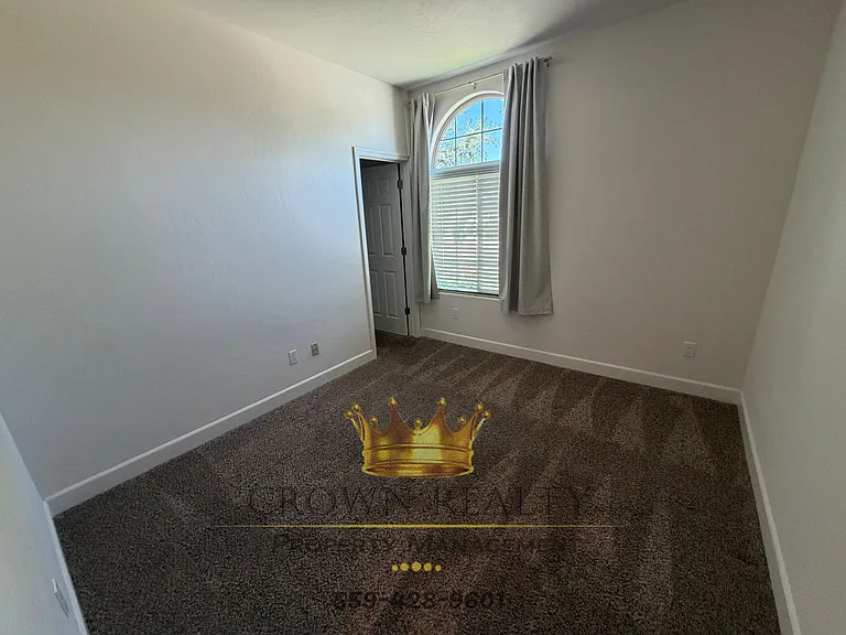 3315 S Meadowbrook St — Photo 16