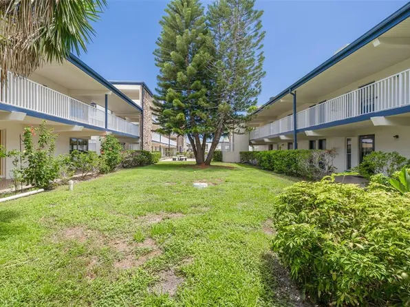 6100 12th St S APT 118, Saint Petersburg, FL 33705