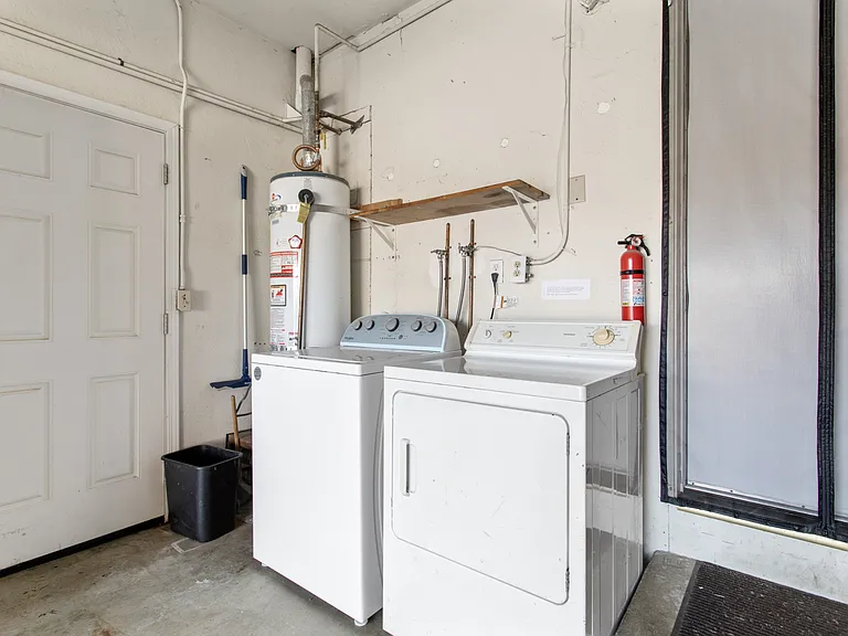 899 Ebbets Dr — Photo 30