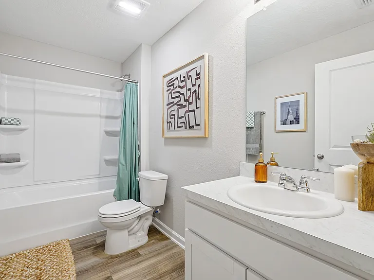 North Pointe Residences — Photo 15