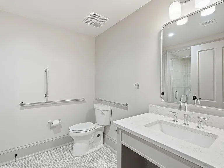 124 E McDonough St — Photo 38