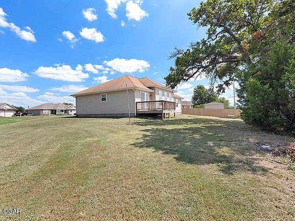 4th image of 1305 Faith Ln