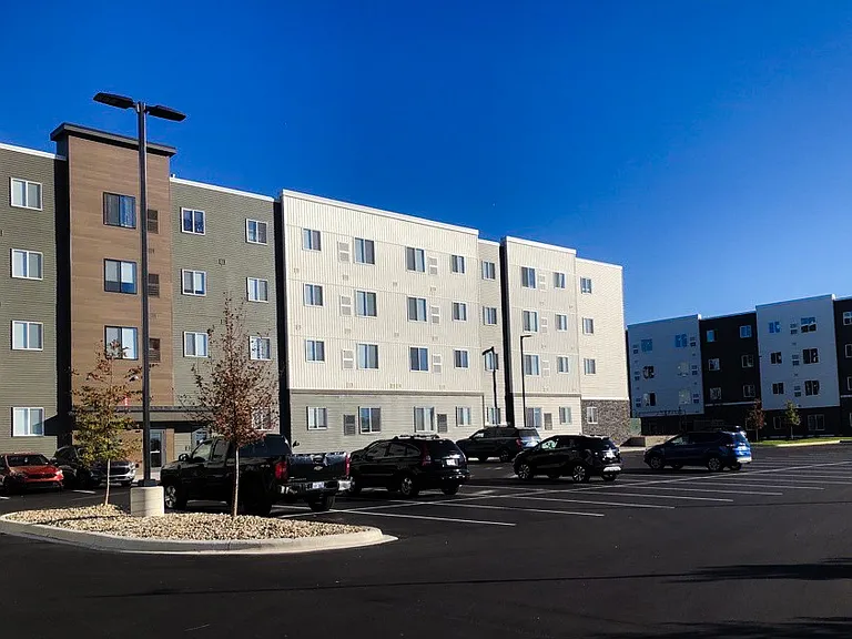 HoM Flats at 24 East — Photo 14