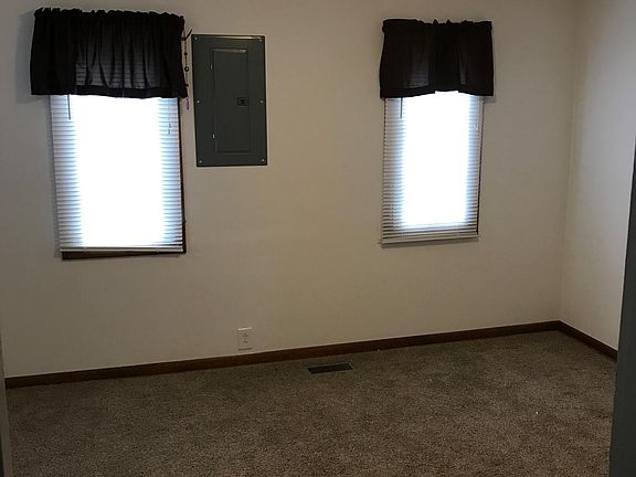 3rd image of 345 E Lakeview Ave