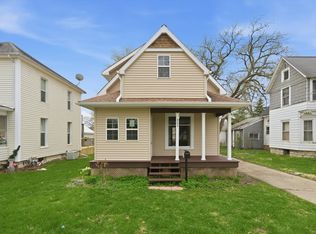 323 Douglas Ave, Dixon, IL 61021