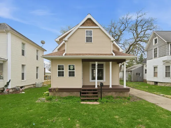323 Douglas Ave, Dixon, IL 61021