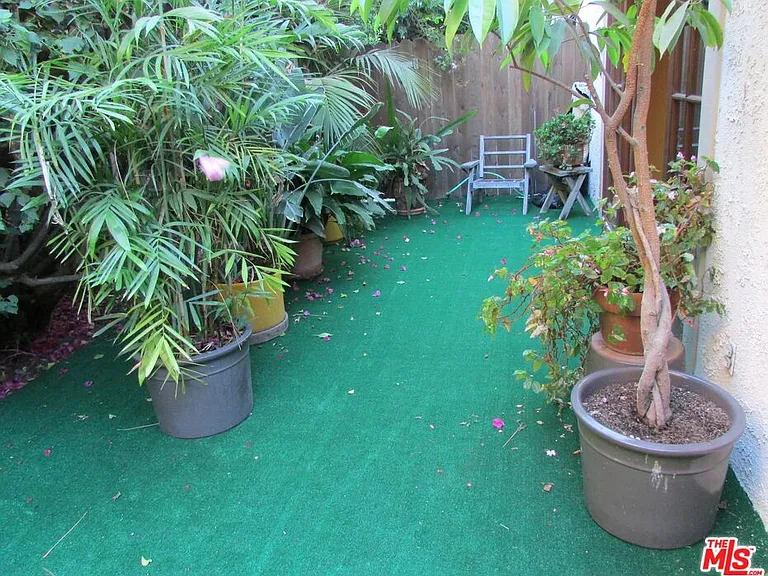 1850 Midvale Ave #7 — Photo 5