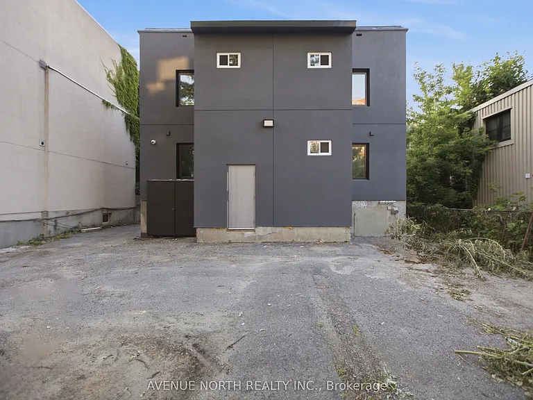 180 Clarence St #1 — Photo 16