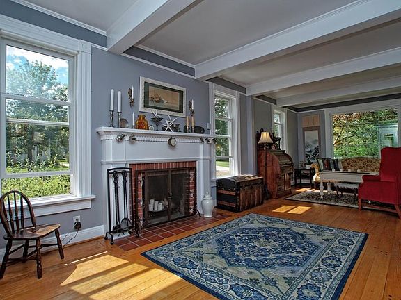 2nd image of 522 S Broadway St