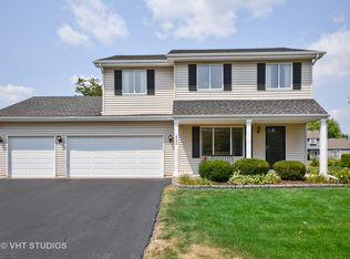 2946 Diane Dr, Aurora, IL 60504