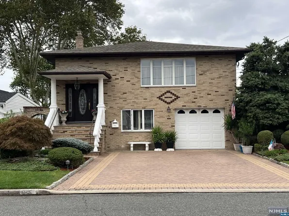 85 Bruno St, Moonachie, NJ 07074