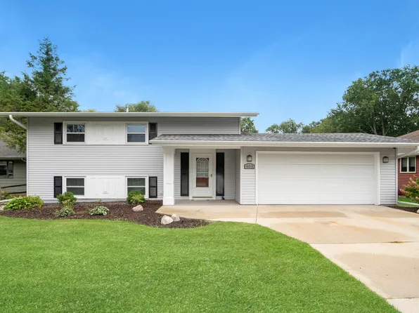 403 Buchanan Rd, Combined Locks, WI 54113