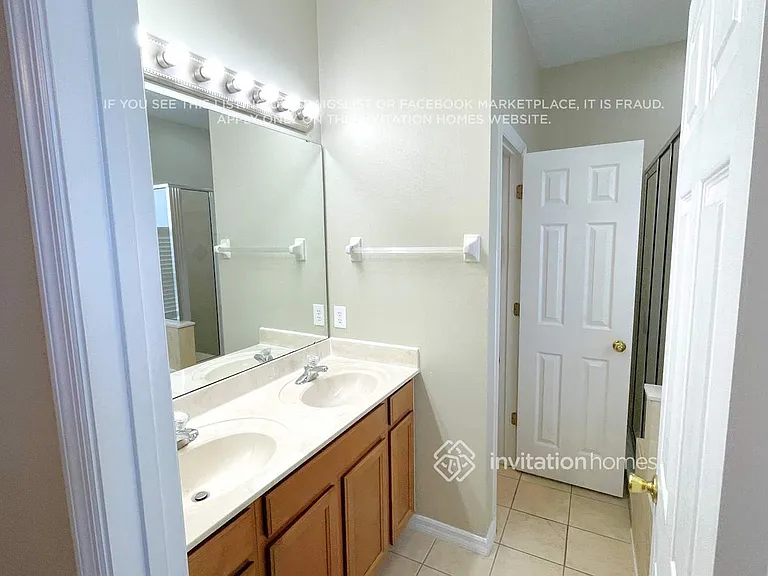 506 Woodford Dr — Photo 8