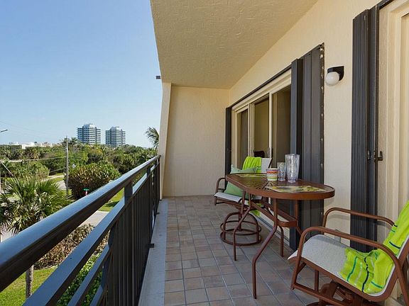 4th image of 3939 Ocean Dr Ph 412C