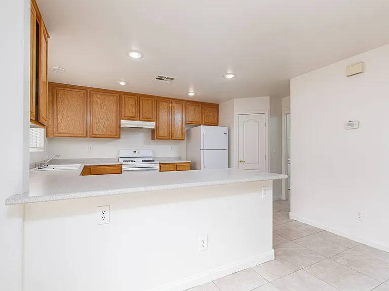 275 Calvino Ave — Photo 10