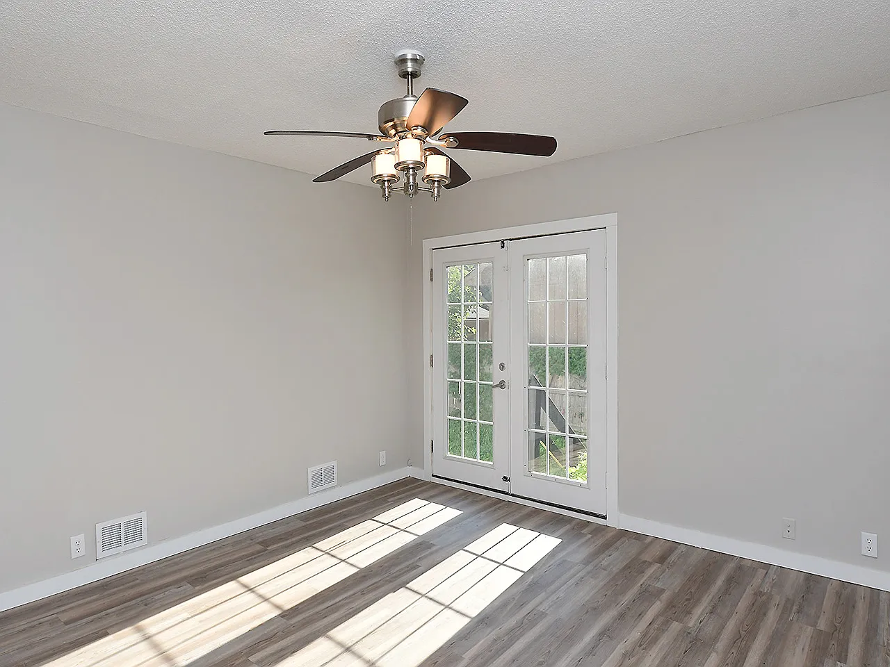 3 bed, 1113 sqft, $1,500 — Photo 4