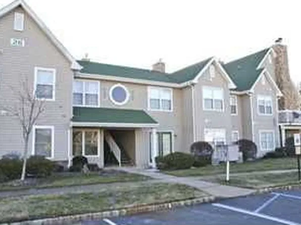 1 Des Moines Ct, Tinton Falls, NJ 07712
