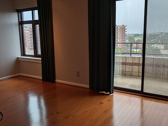 2nd image of 2400 Clarendon Blvd Penthouse 13