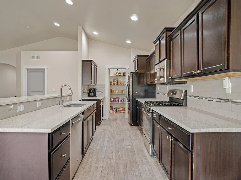 5116 Dynasty Ave — Photo 12
