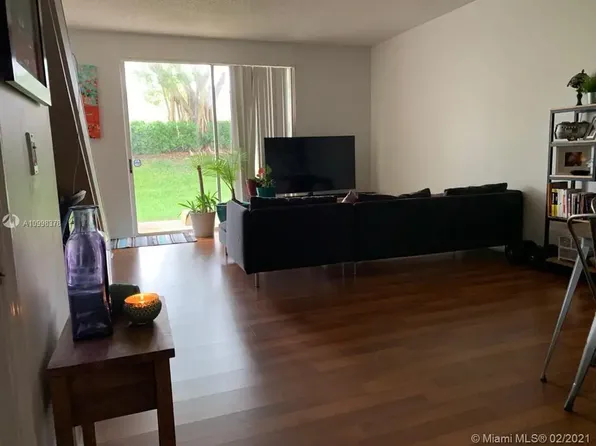 1001 Sorrento Dr, Fort Lauderdale, FL 33326