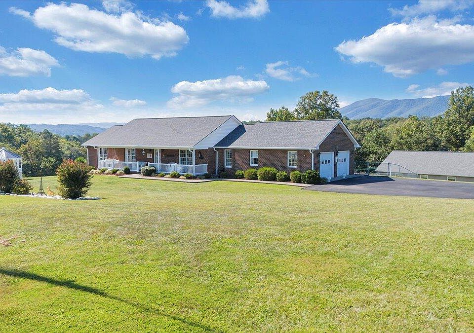 1st image of 3991 Green Level Rd