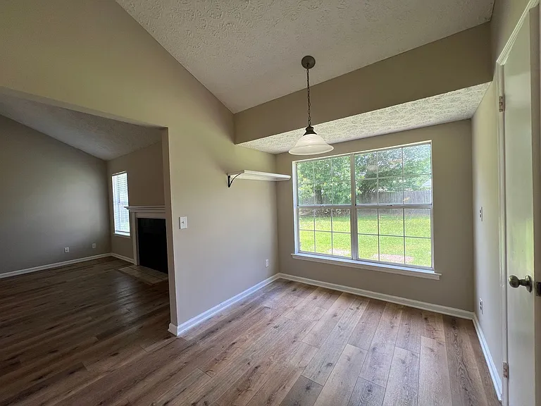 102 Hope Ln — Photo 11