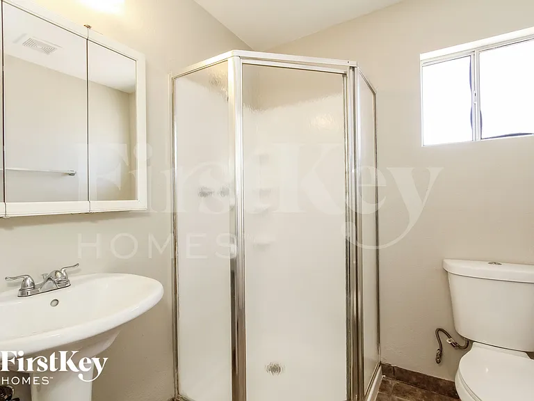 13857 N 48th Ave — Photo 12