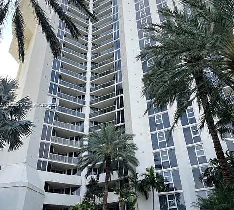 2nd image of 19333 Collins Ave APT 509