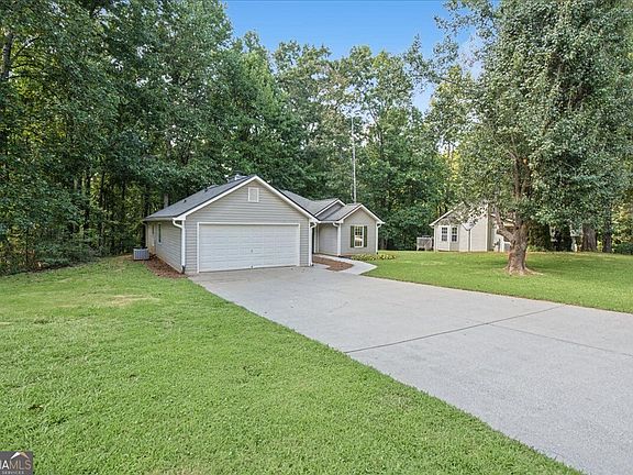 3rd image of 176 Chipper Ln