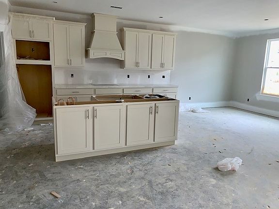 3rd image of 2615 Kingfisher Dr