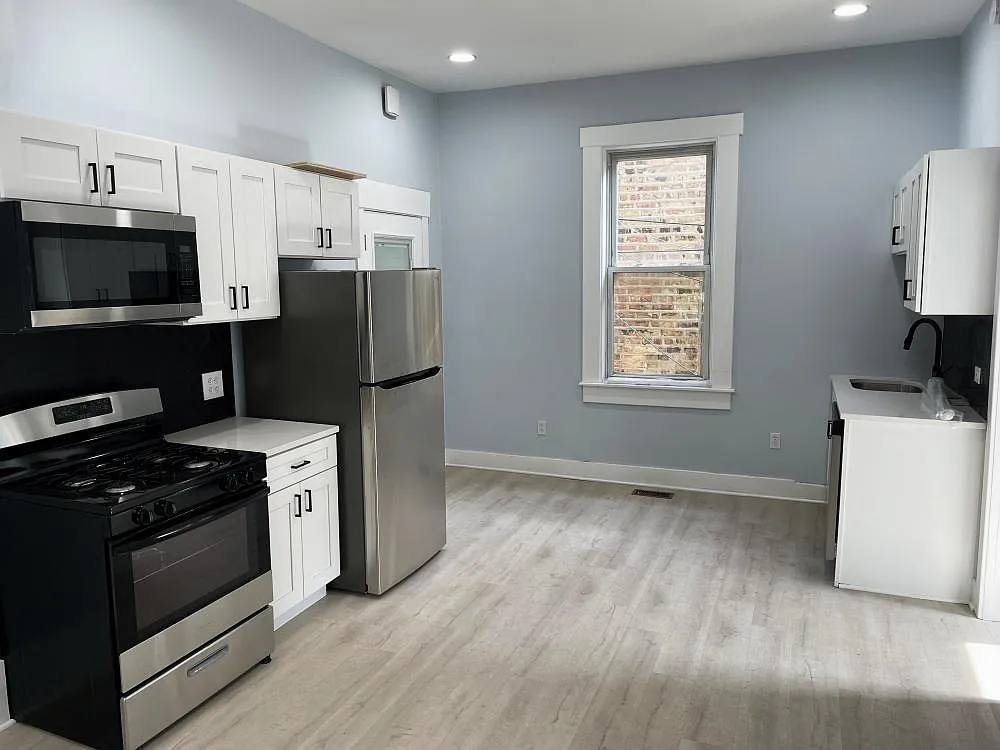 3 bed, 2.0 bath, $2,595 — Photo 3