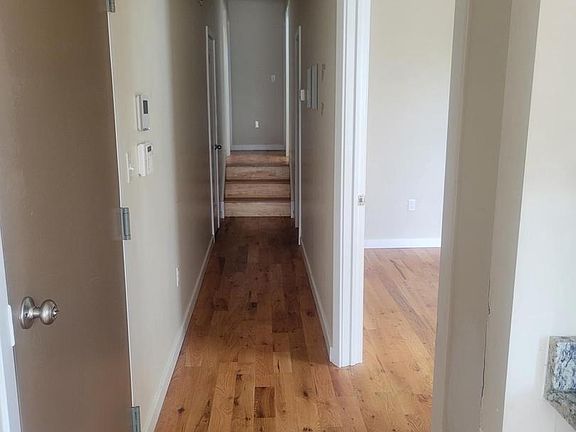 5th image of 1920 W Diamond St Unit 2