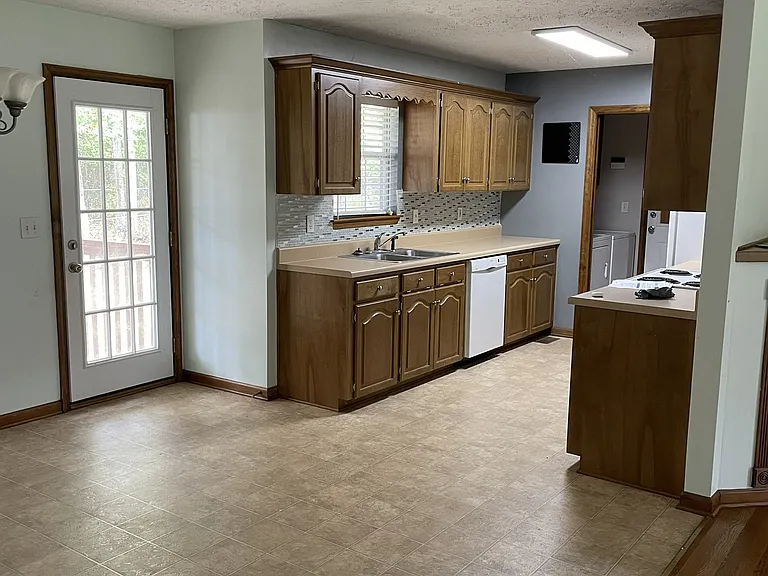 45 Stone Manor Dr — Photo 5