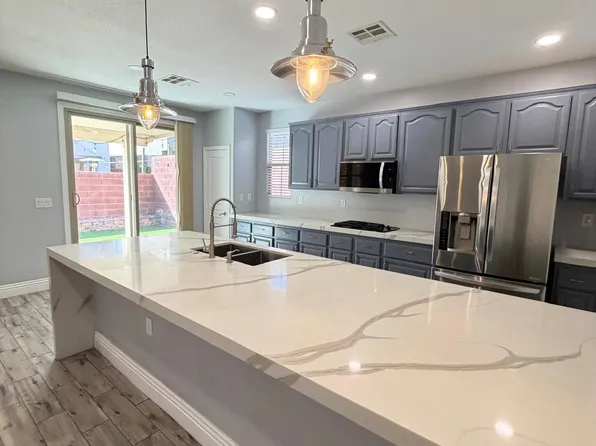 10549 Winter Grass Dr, Las Vegas, NV 89135