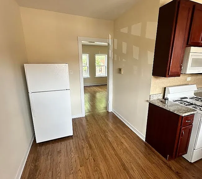 2661 N Spaulding Ave — Photo 5