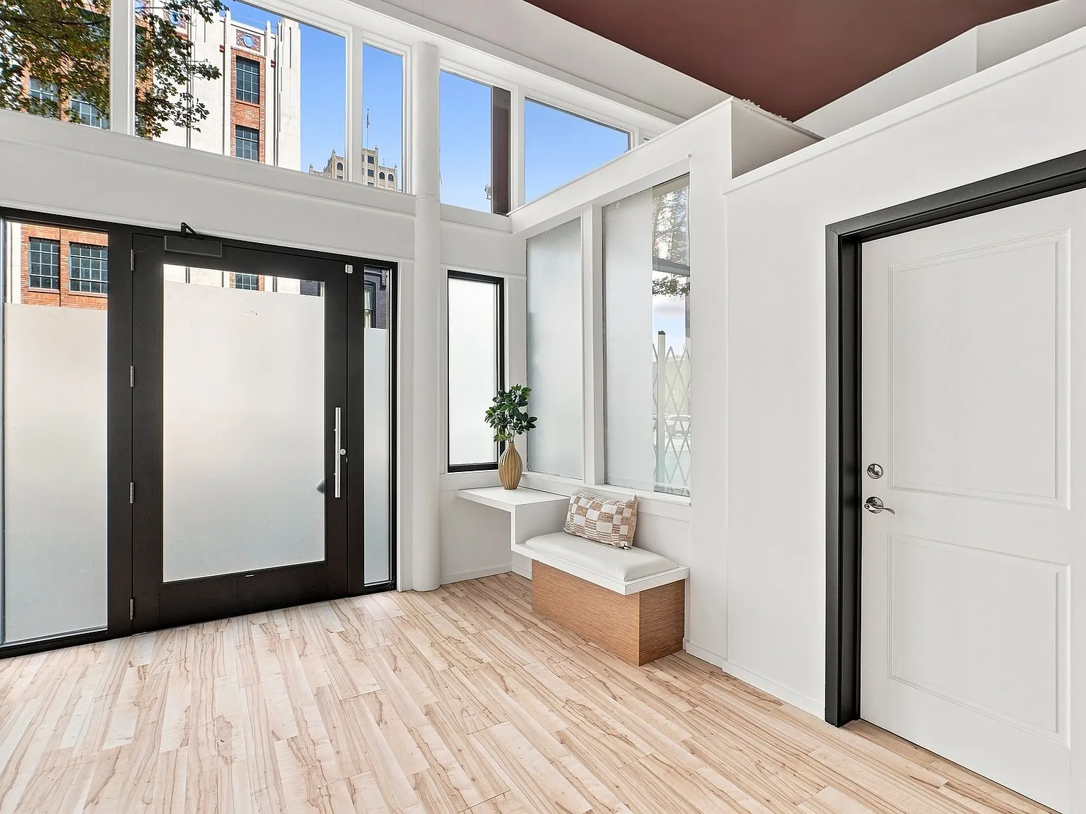 3 bed, 1780 sqft, $1,999 — Photo 4