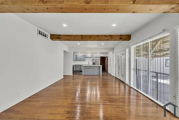 2218 Terrace Dr — Photo 1