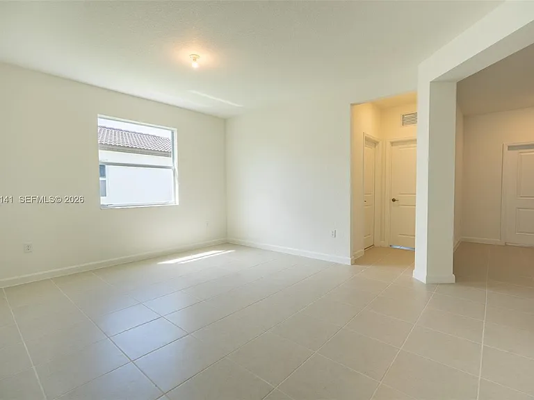 2967 SE 25th Ave — Photo 8