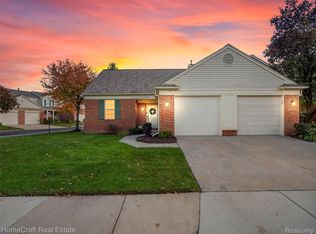 1715 Christopher Dr #12, Canton, MI 48188