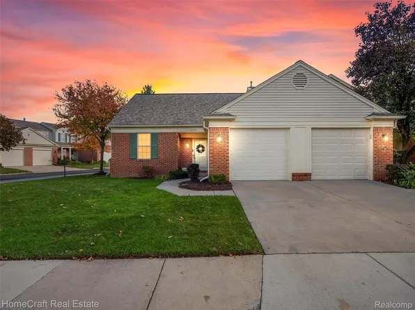 1715 Christopher Dr #12, Canton, MI 48188