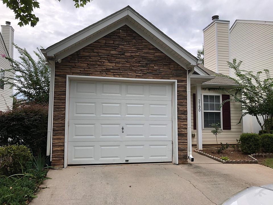 2nd image of 2190 Lexington Ln