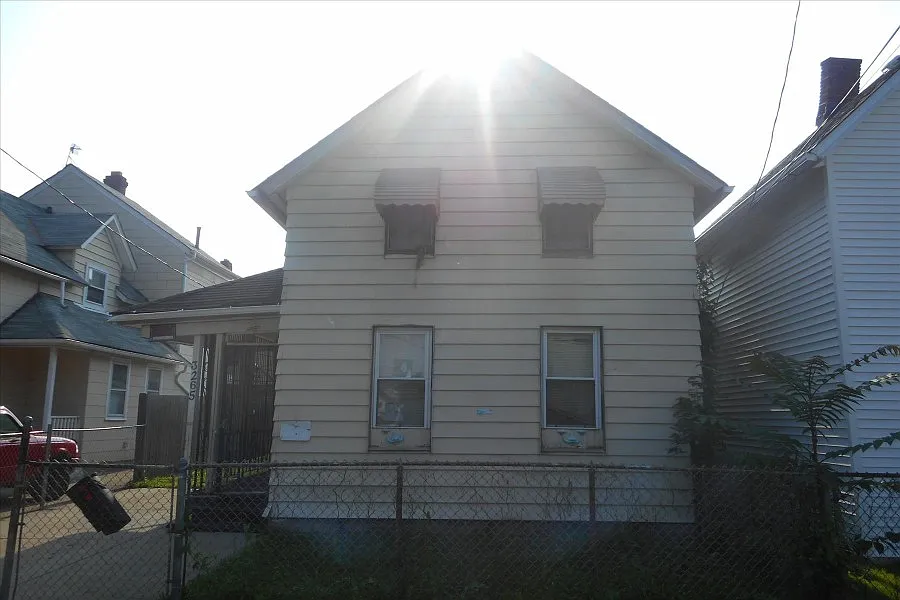 3265 W 31st St photo 1