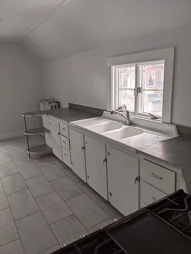 3 bed, 1200 sqft, $2,879 — Photo 3