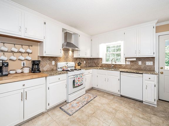 2nd image of 102 Joel Ct