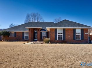 7010 Lynnfield Dr SE, Owens Cross Roads, AL 35763