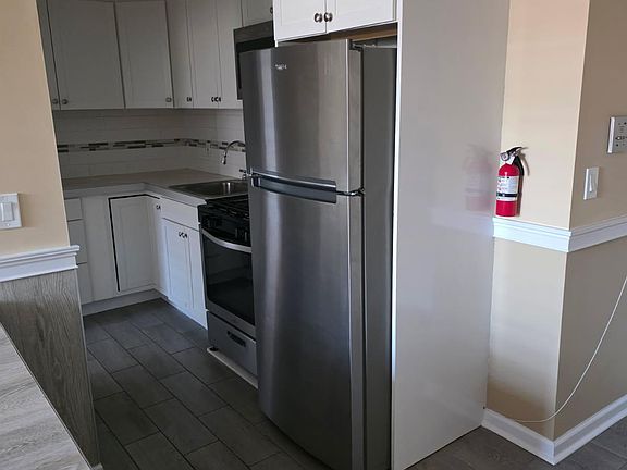 3rd image of 200 Broad St