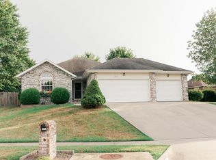 3658 W Dover St, Springfield, MO 65802