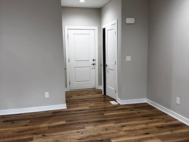 9175 Calvin Dr — Photo 13
